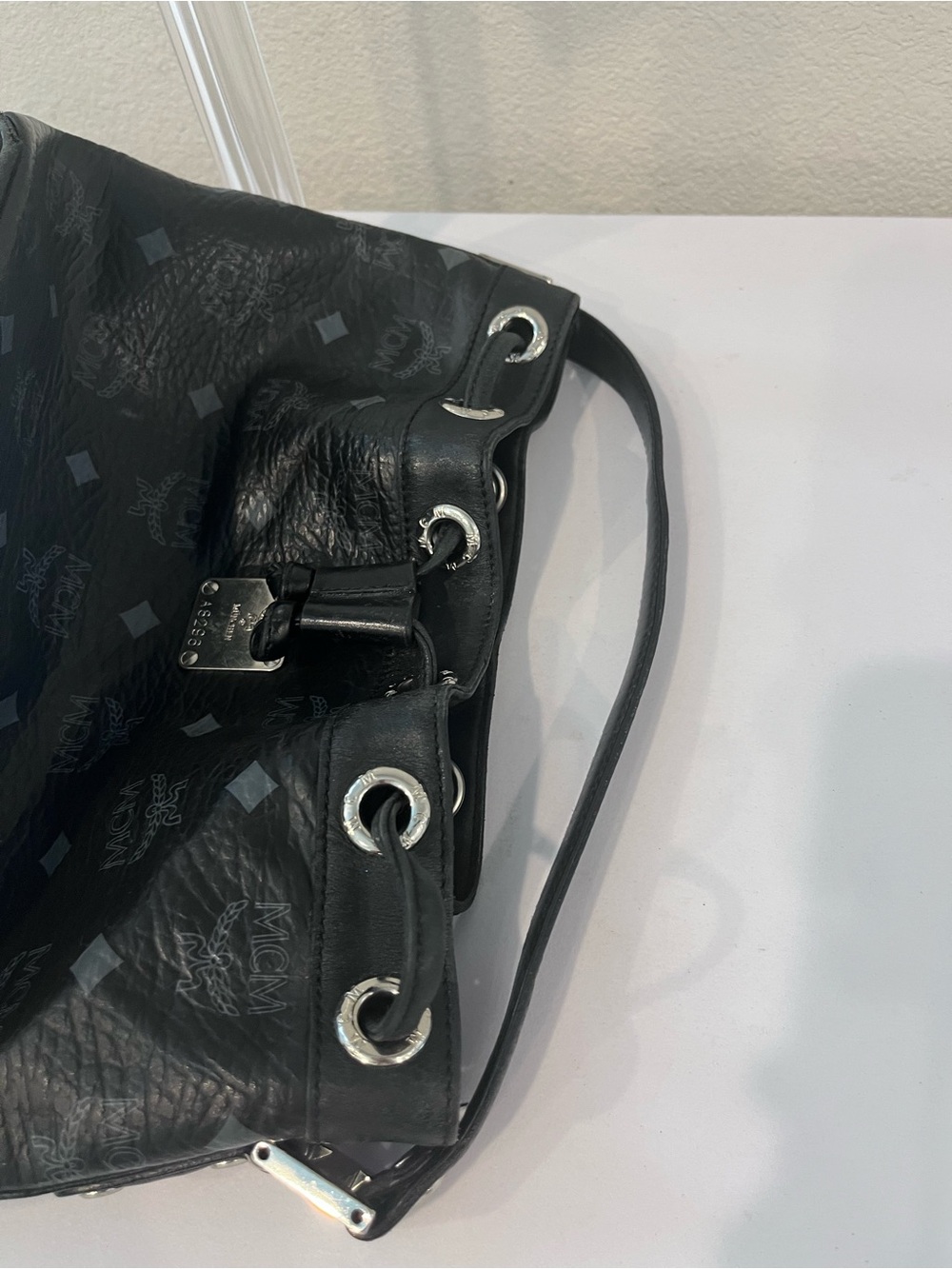 MCM DRAWSTRING BUCKET BAG. - Picture 10 of 12